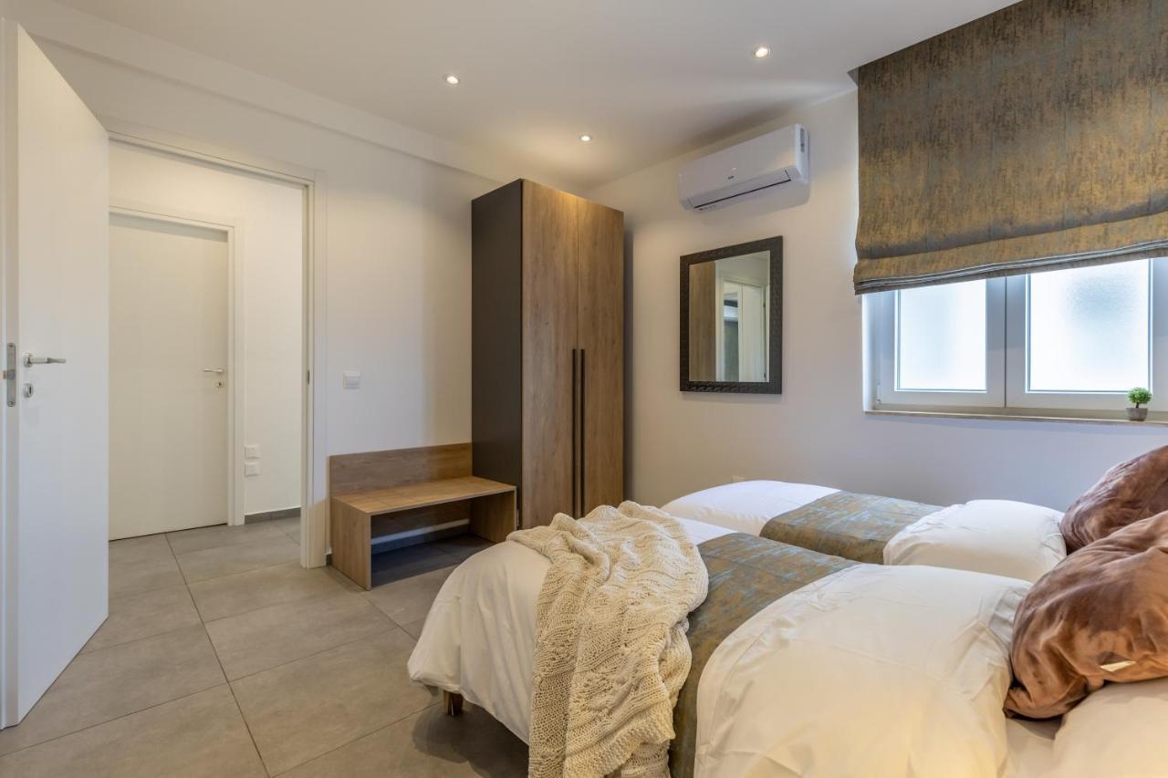Seaside Luxury In St Julians * Пемброк