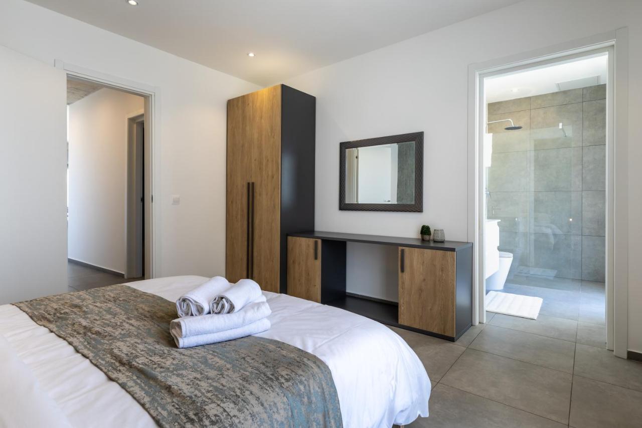 Seaside Luxury In St Julians * Пемброк