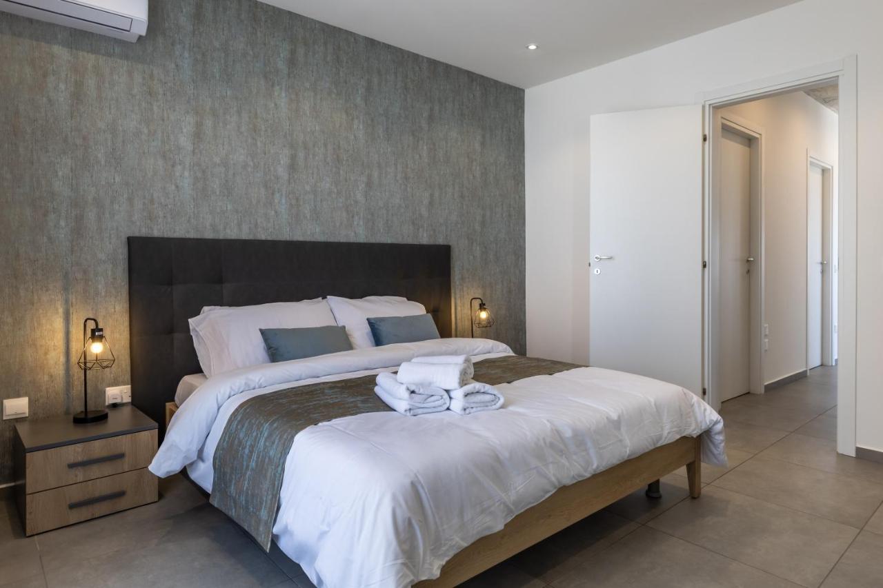 Seaside Luxury In St Julians *
